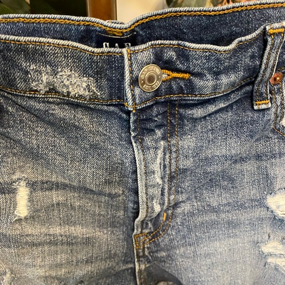 GAP Distressed Cutoff Shorts 32 3” Short - Picture 6 of 16